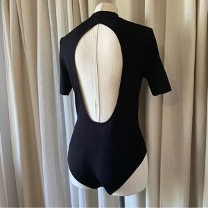 ZARA BLACK CIRCLE CUT OUT MOCK NECK BODYSUIT L